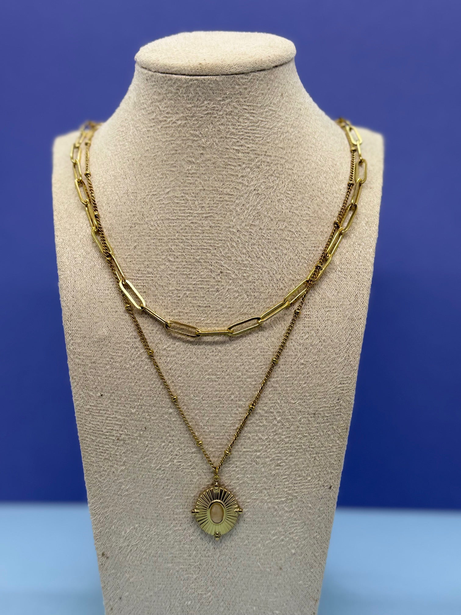 Collier avec pendentif