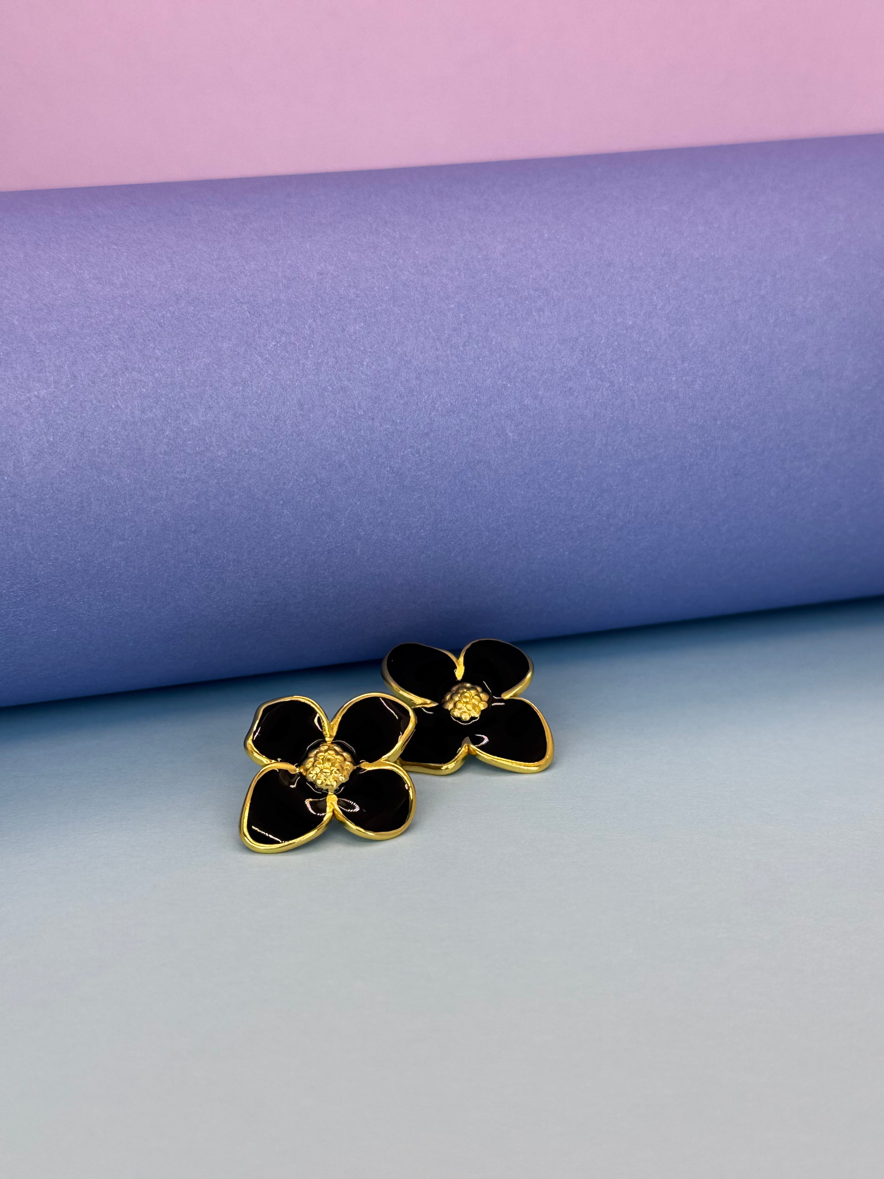 Clous d’oreilles fleurs